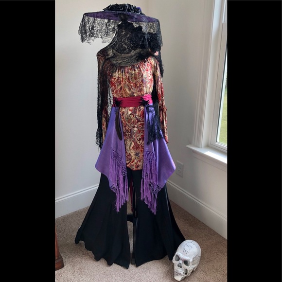 6pc Witchy woman in streetwear - Picture 9 of 16